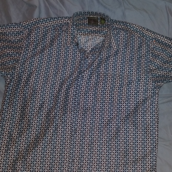 Address unknown button up shirt - Picture 2 of 3